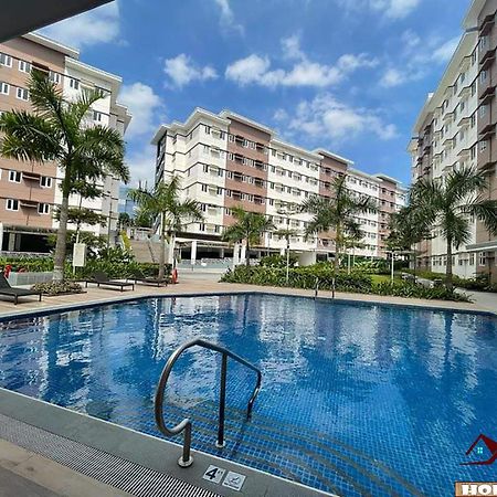 J & F Homestay - Cavite, Philippines Trece Martires Dış mekan fotoğraf