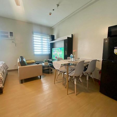 J & F Homestay - Cavite, Philippines Trece Martires Dış mekan fotoğraf