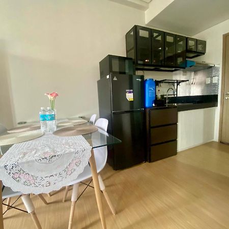 J & F Homestay - Cavite, Philippines Trece Martires Dış mekan fotoğraf