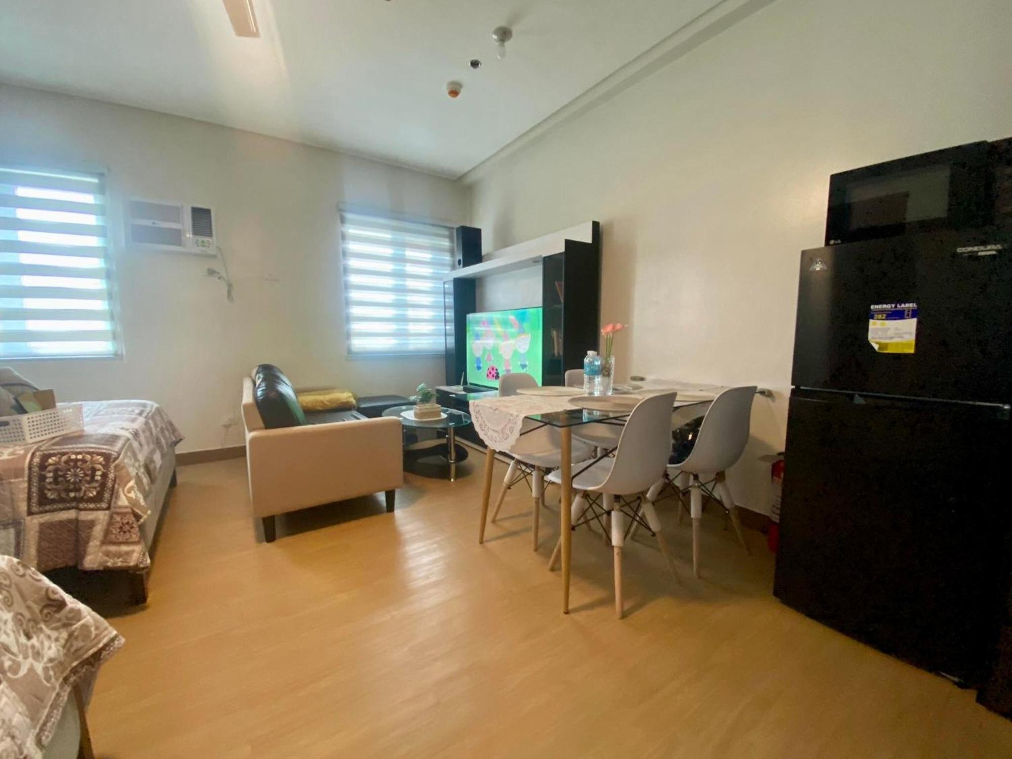J & F Homestay - Cavite, Philippines Trece Martires Dış mekan fotoğraf